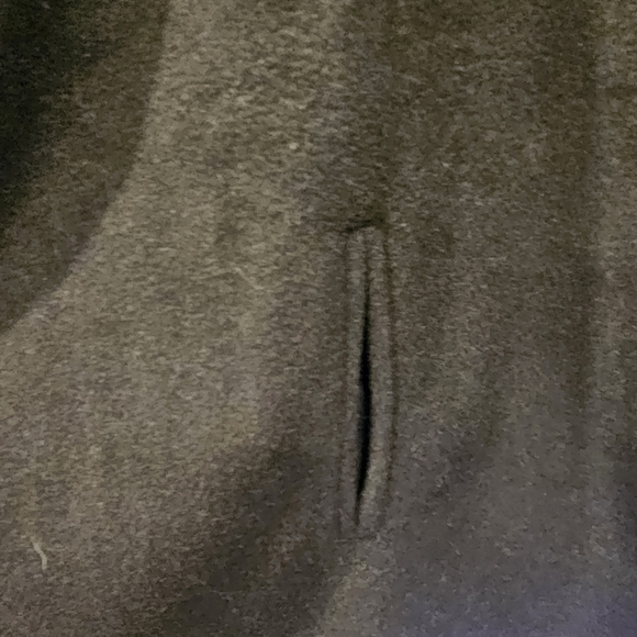 Chic Black Women's Cape with Bow Detail - Picture 5 of 6